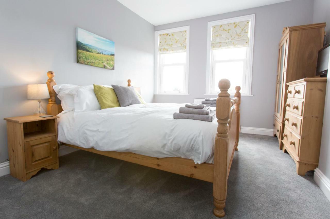 Fernleigh Bed and Breakfast Robin Hood's Bay Exteriör bild