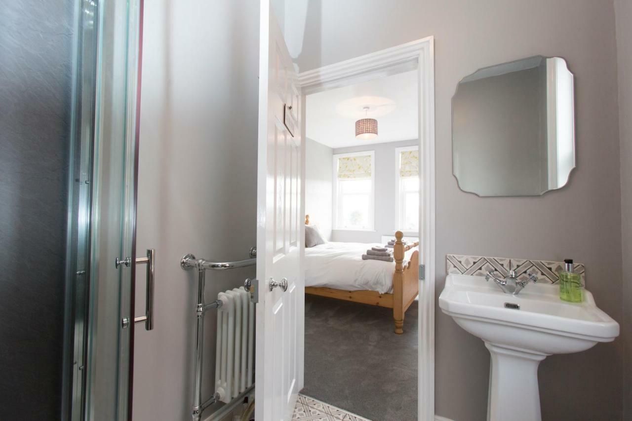 Fernleigh Bed and Breakfast Robin Hood's Bay Exteriör bild